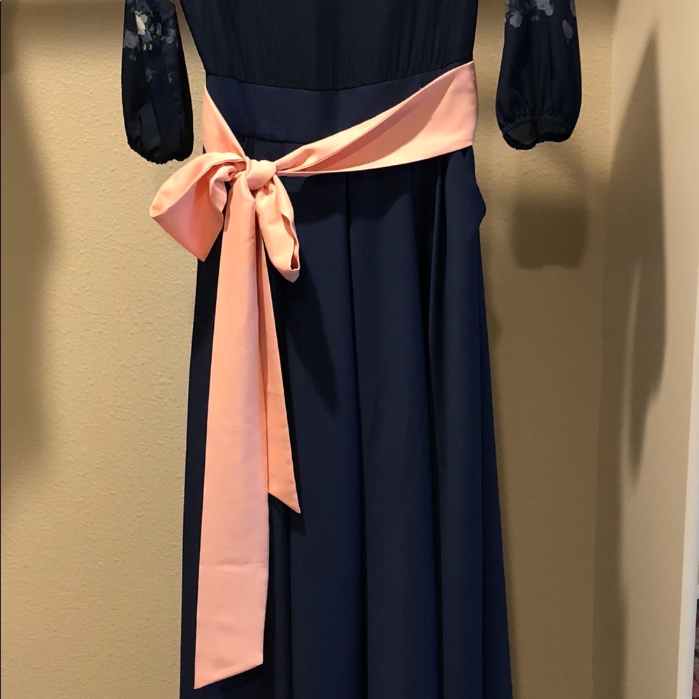 Dress - Picture 6 of 6